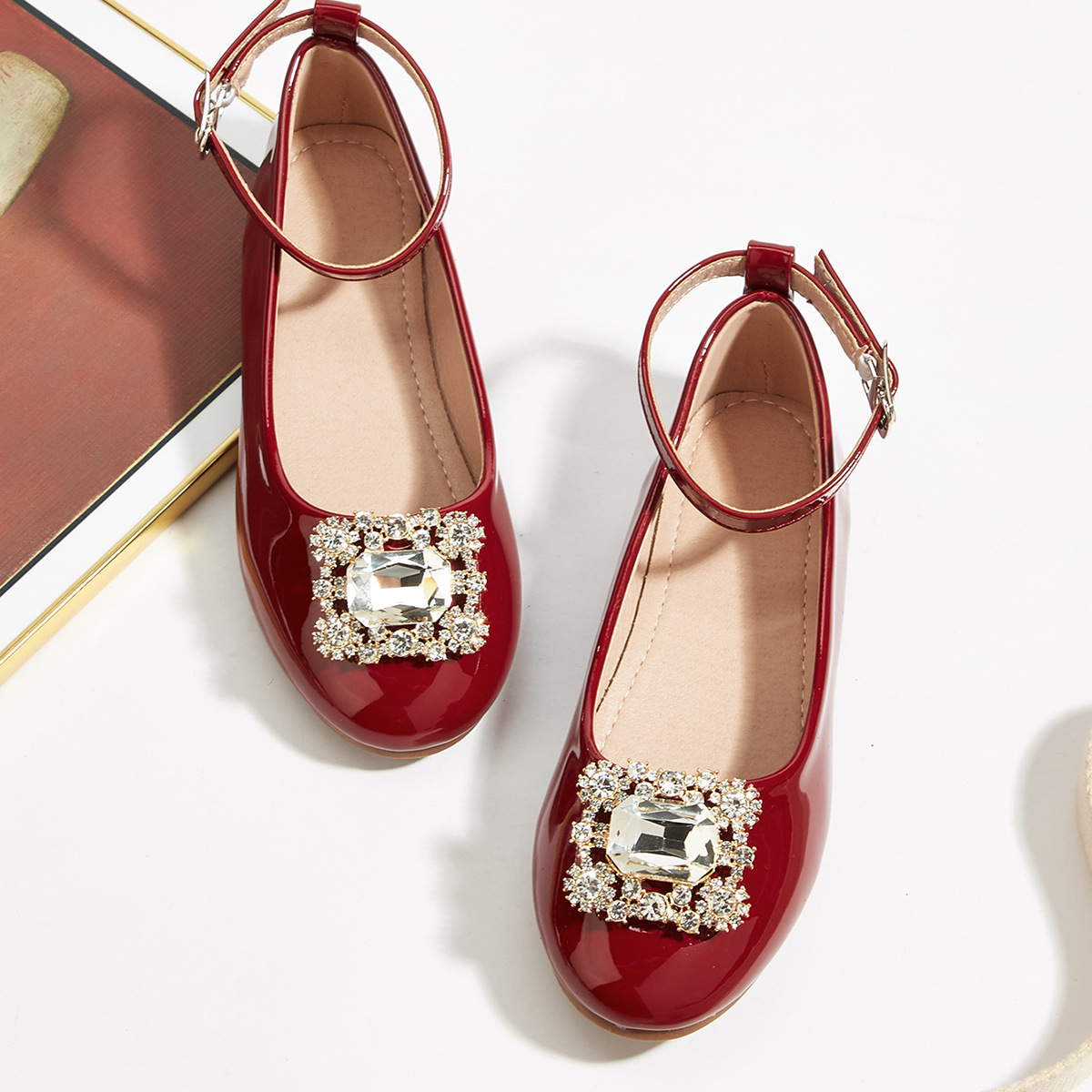 2025 New Autum Baby Girl Leather Shoes Round Toe Soft Sole Rhinestone Buttons Little Girl Outer Wear Fashionable Girls Small Leather Shoes