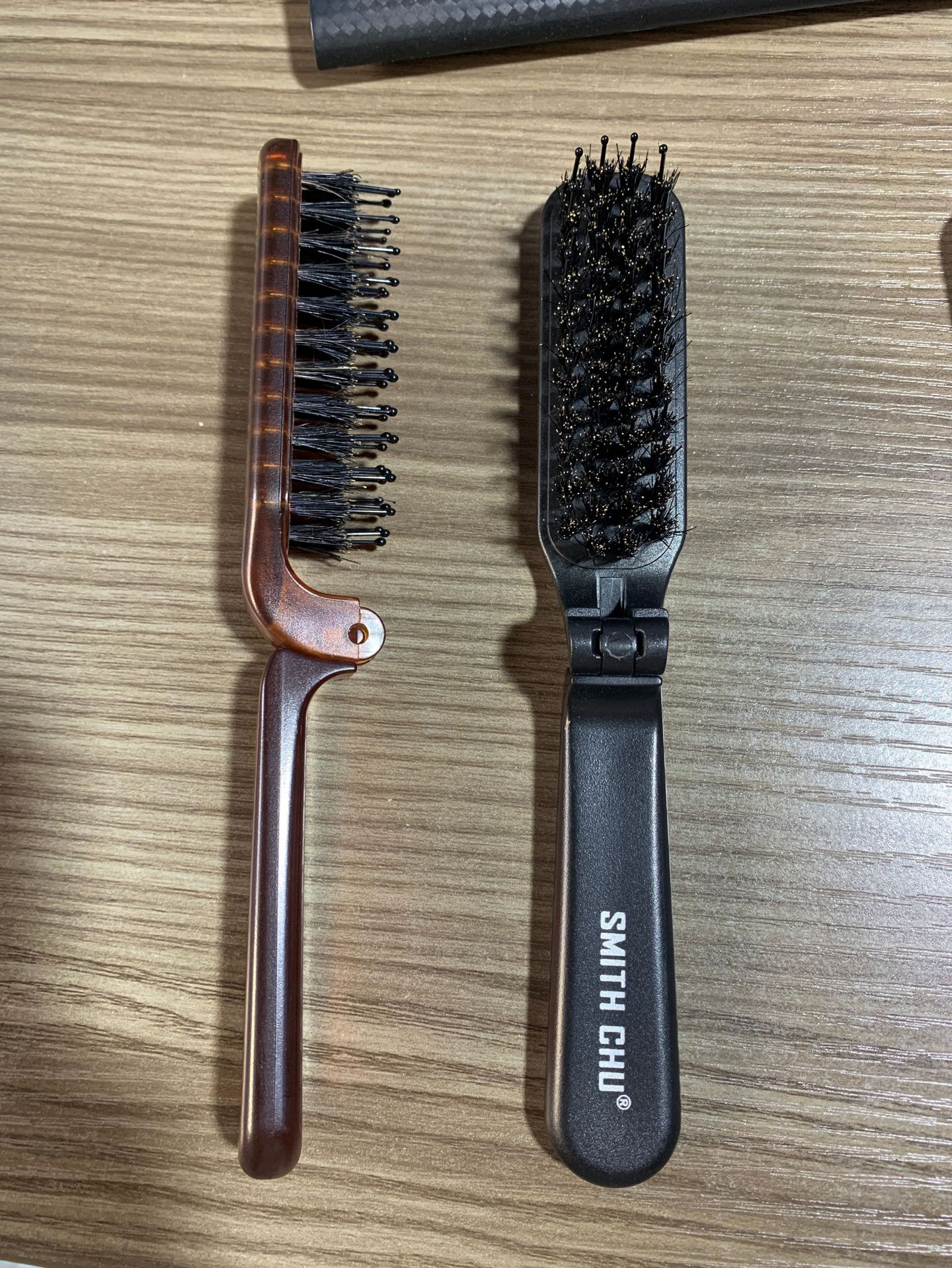 Peigne de massage pliable et portable en poils de sanglier duveteux, antistatique, en stock, pour hommes. Brosse plate._voghion.com