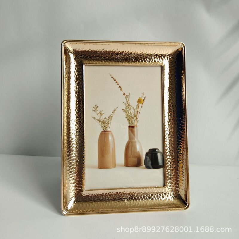 Light gold fashion simple metal photo frame table, family ornaments decoration embellished photo frame