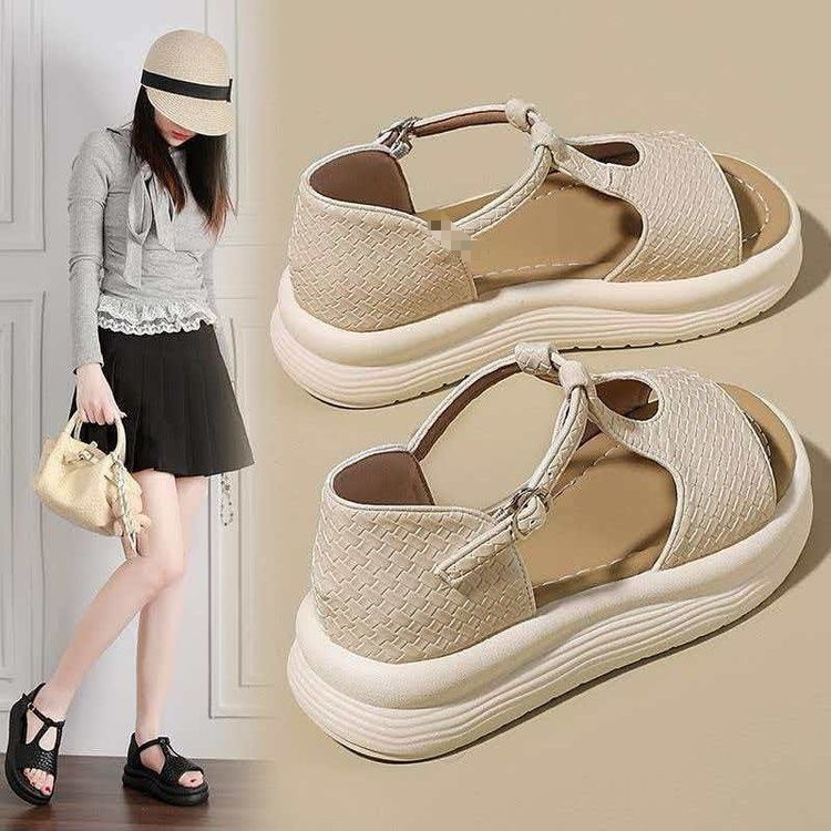 Aumentar la altura de las sandalias retro casuales cómodas con una base gruesa para las mujeres 2026 verano nuevo versátil con una base suave sandalias romanas