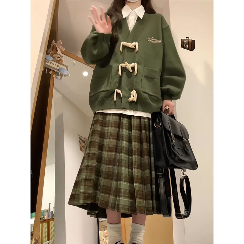 美式校园风牛角扣开衫毛衣外套女+白色衬衫+高腰显瘦半身裙三件套