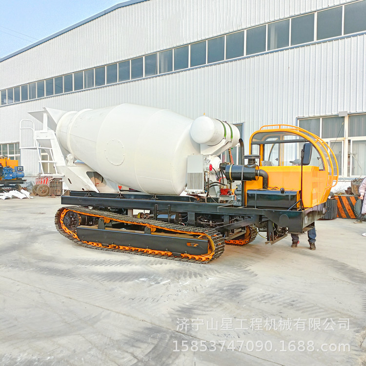 Steel Crawler Tank Truck for Tunnel Mining, 4-Cubic Meter Concrete Mixer, Six-Cylinder Yuchai Power Climbing Machine