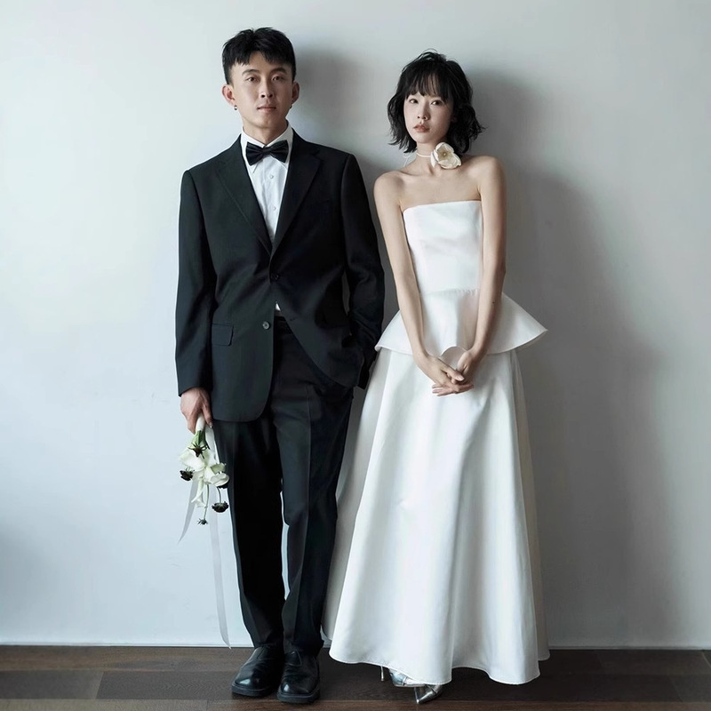 White Strapless Light Wedding Dress, Slim-Fit Korean-Style Vintage Engagement Dress, Forest-Themed Travel Photography Couple Photo Shoot Long Dress