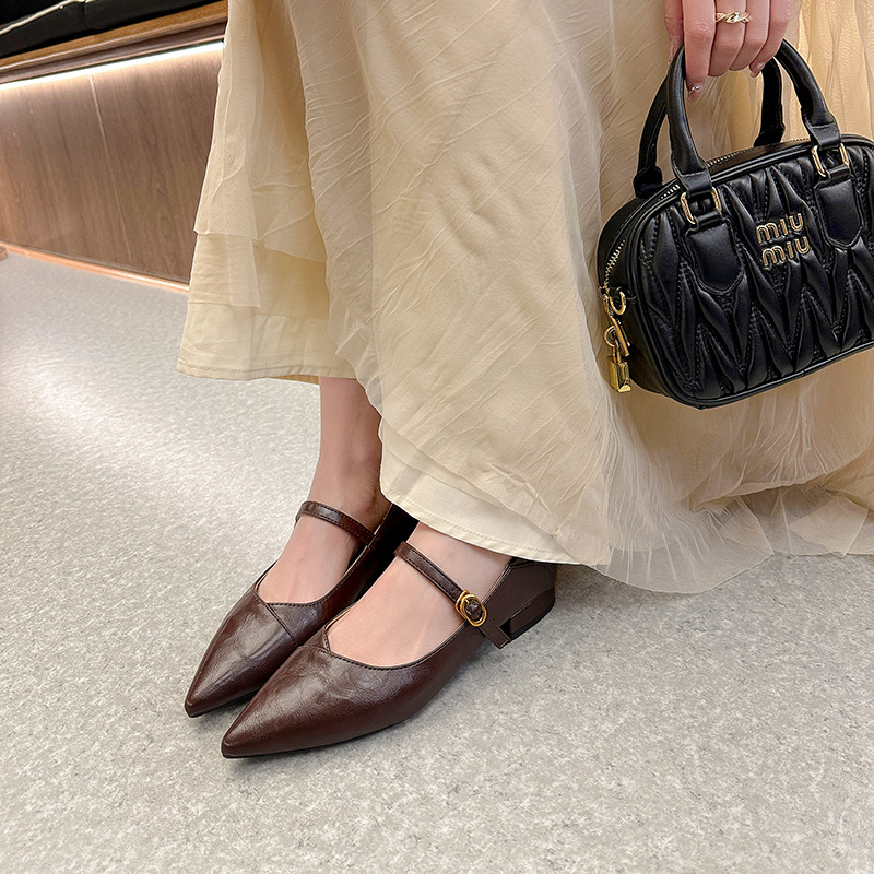 Zapatos Mary Jane franceses puntiagudos con hebilla de una palabra 2025 primavera nuevo estilo retro zapatos planos de tacón bajo todo fósforo