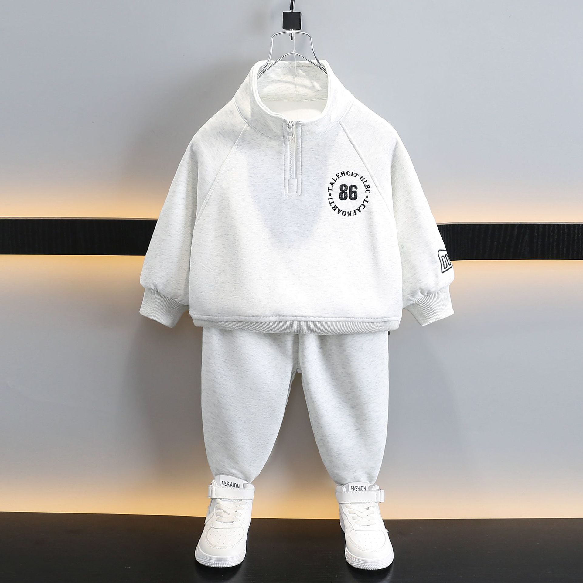 7082 traje de camisa POLO para niños 2025 primavera y otoño nuevo suéter para niños primavera para niños deportes de dos piezas de moda