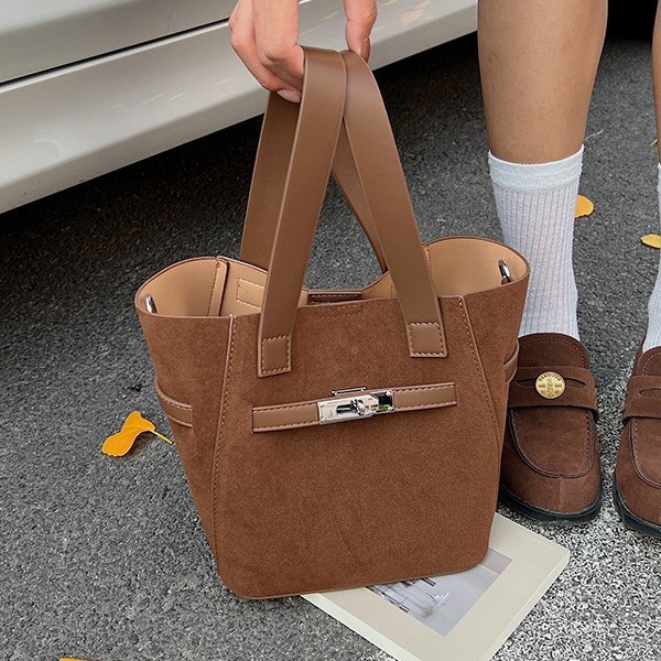 Korean Retro Suede Bucket Bag for Women 2025 Autumn and Winter New Fashion Mother-In-Law Bag Large Capacity Frosted Shoulder Bag
