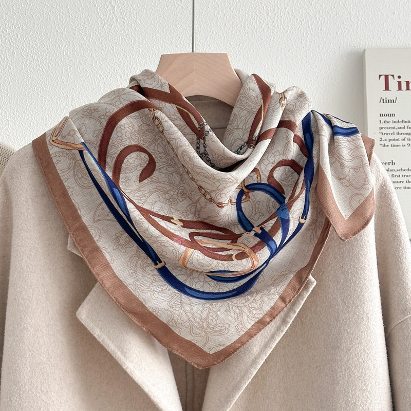 European and American Style Chain-Pattern Cotton and Linen Silk Scarf, 70cm Small Square Scarf for Women, Thin and Versatile Neck Scarf for Spring and Autumn, High-End Feel Neckerchief