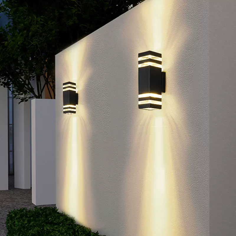 Travel wall sconce for gazebo
