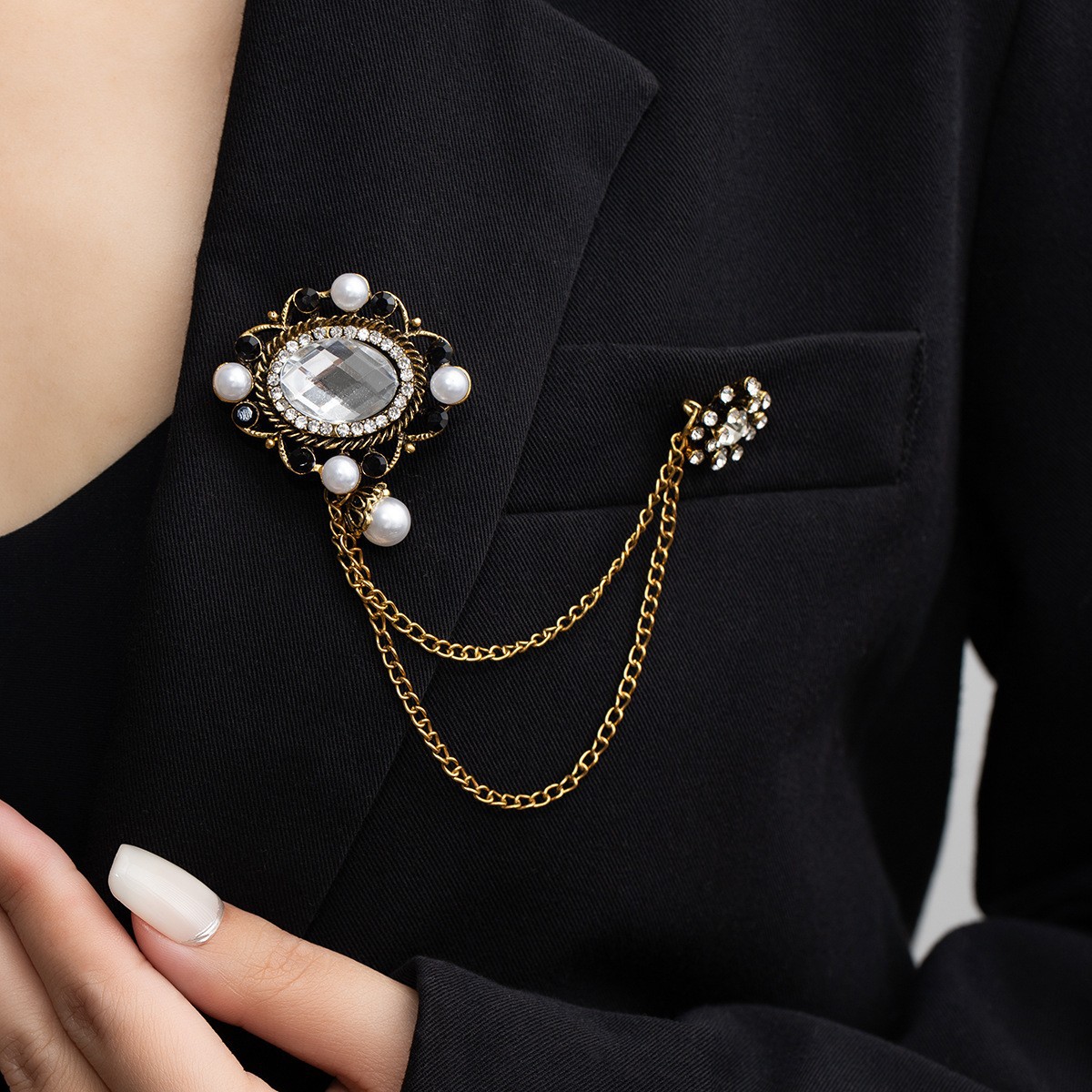 European and American Retro British Style Pearl Brooch Fashion Men's Design Accessories Gemstone Chain Diamond Fireworks Brooch