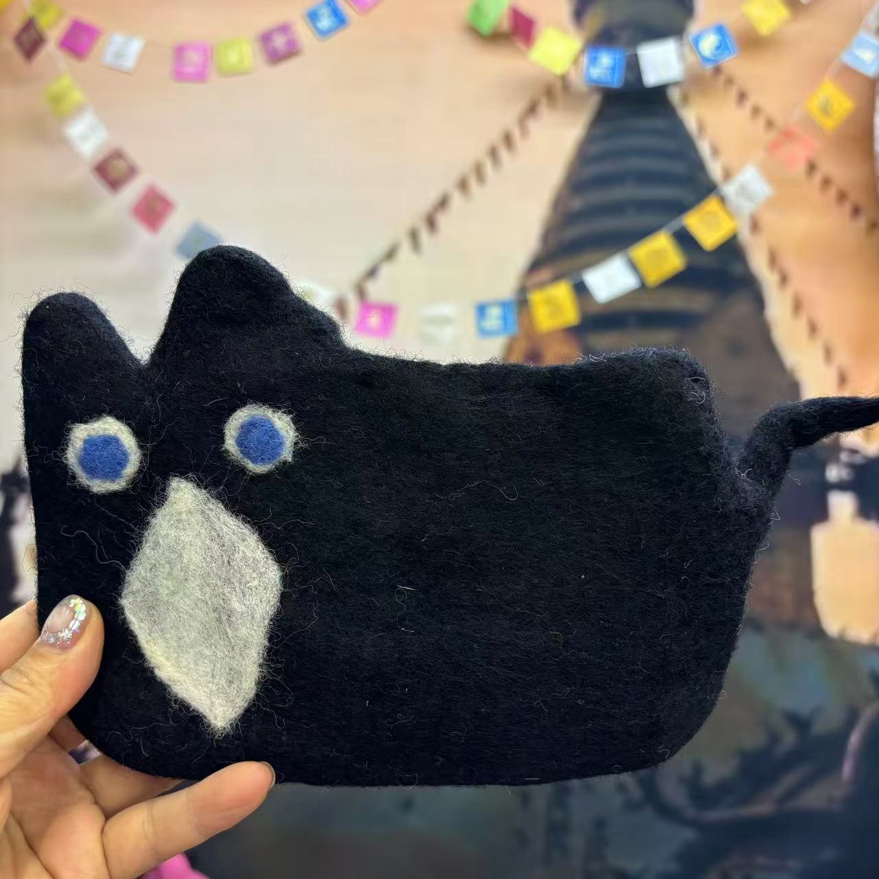 검은 고양이 약 13cm*18cm