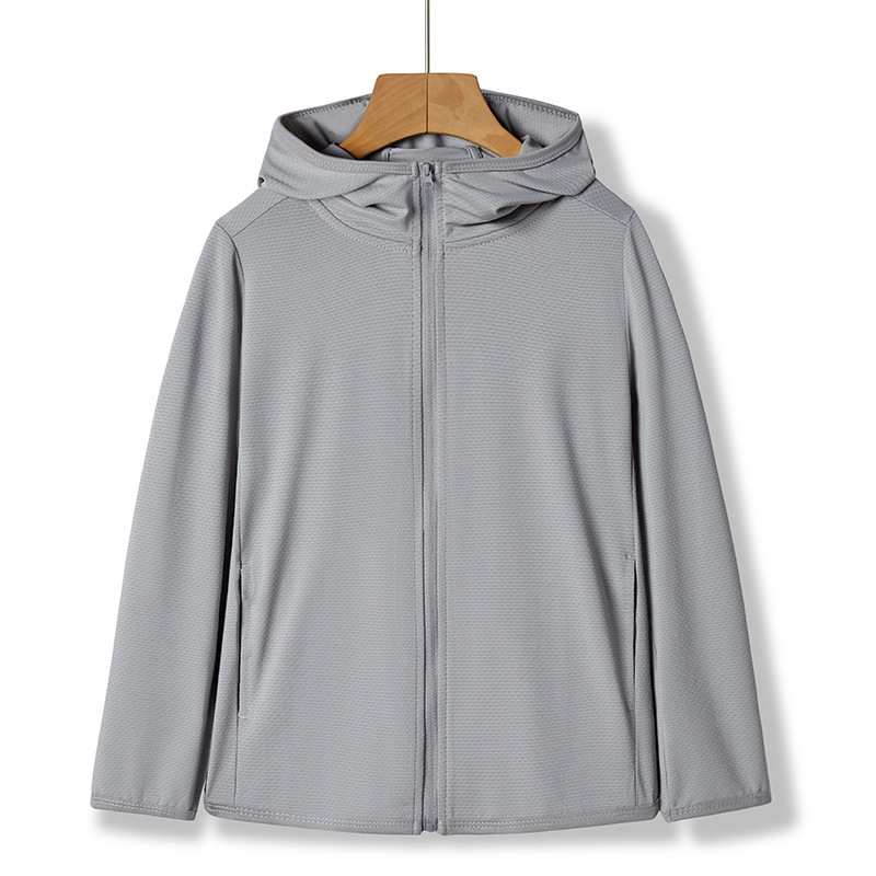 A library's same UPF50+ summer children's outdoor hooded sun protection clothing is breathable, cool, heat-dissipating, perspiration-resistant and UV-resistant