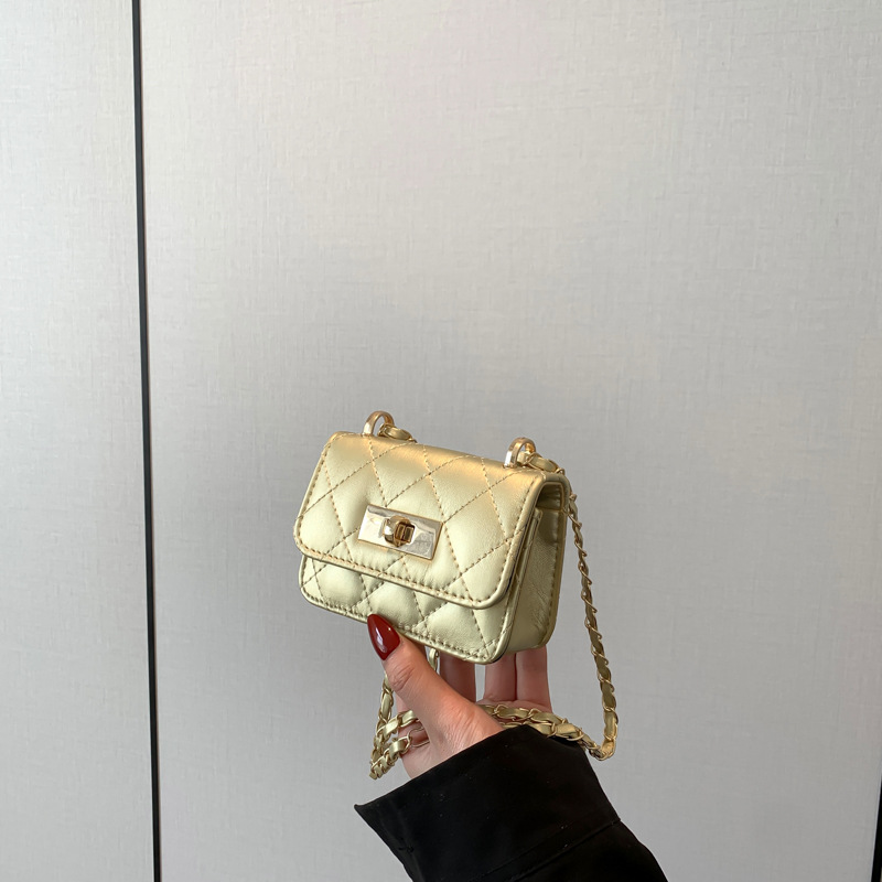 Red de Internet mini cadena de bloqueo bolsa pequeña mujer 2024 primavera y verano nuevo salvaje bolsa roja de boca ins pequeña bolsa cuadrada de estilo occidental