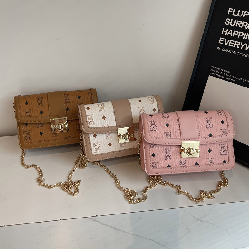 Este año, bolsos populares de color chocante para mujeres 2026 nueva moda, bolsos de cinturón de cadena versátil, bolsos exquisitos, bolsos cuadrados superfuegos