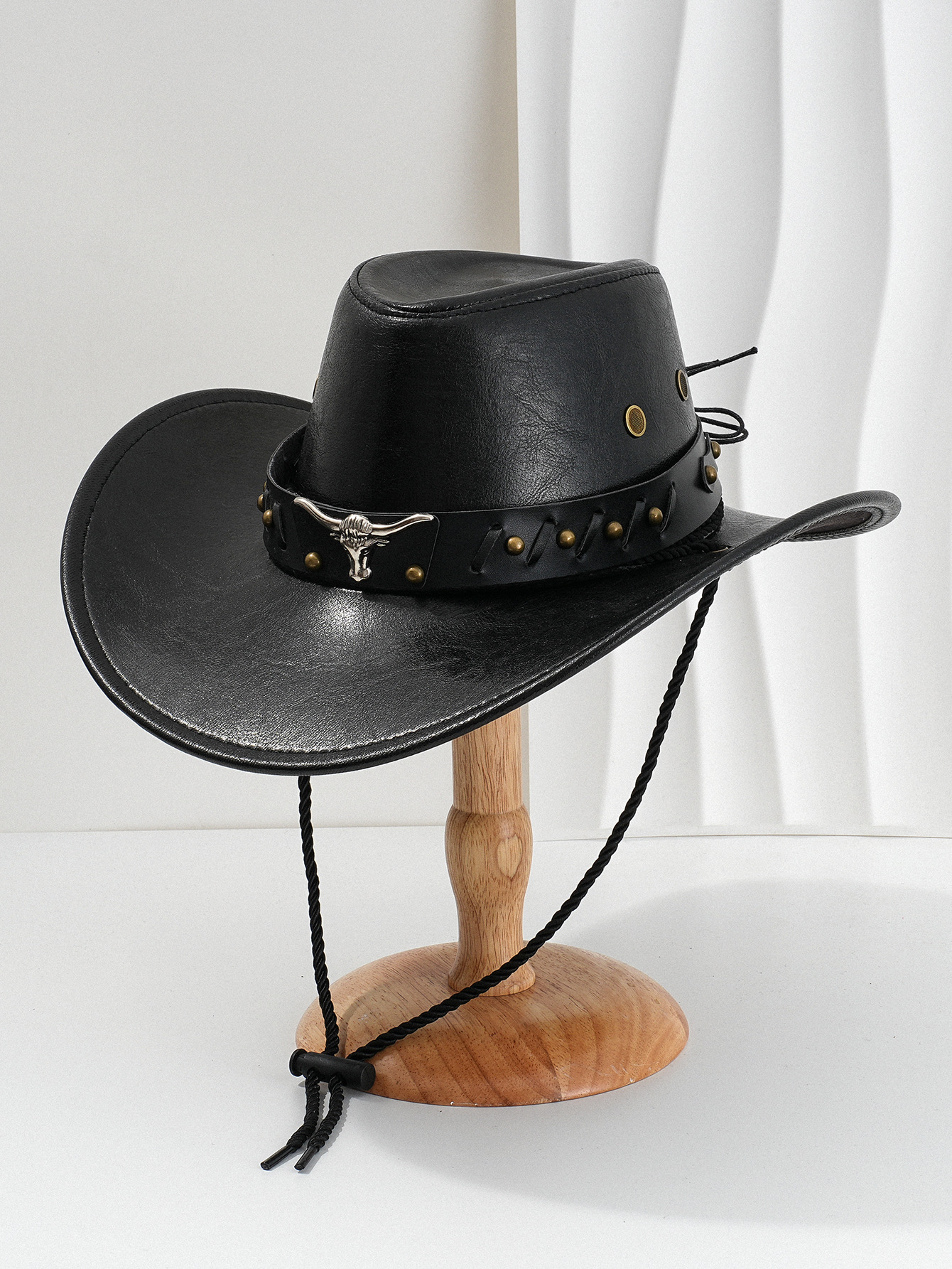 Explosiones transfronterizas de estilo masculino y masculino de piel PU sombrero de vaquero único punk cabeza de vaca cuero metal remaches cinturón fiesta de campamento