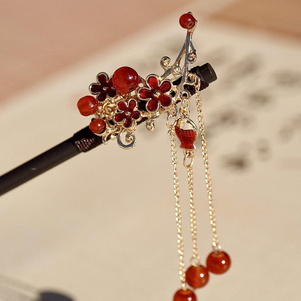 古典的な優雅なヘアピンの時代の髪飾り漢服のチャイナドレスの頭飾り江南ヘアピンの木のステップは花嫁の結婚ヘアピンを揺さぶっています。