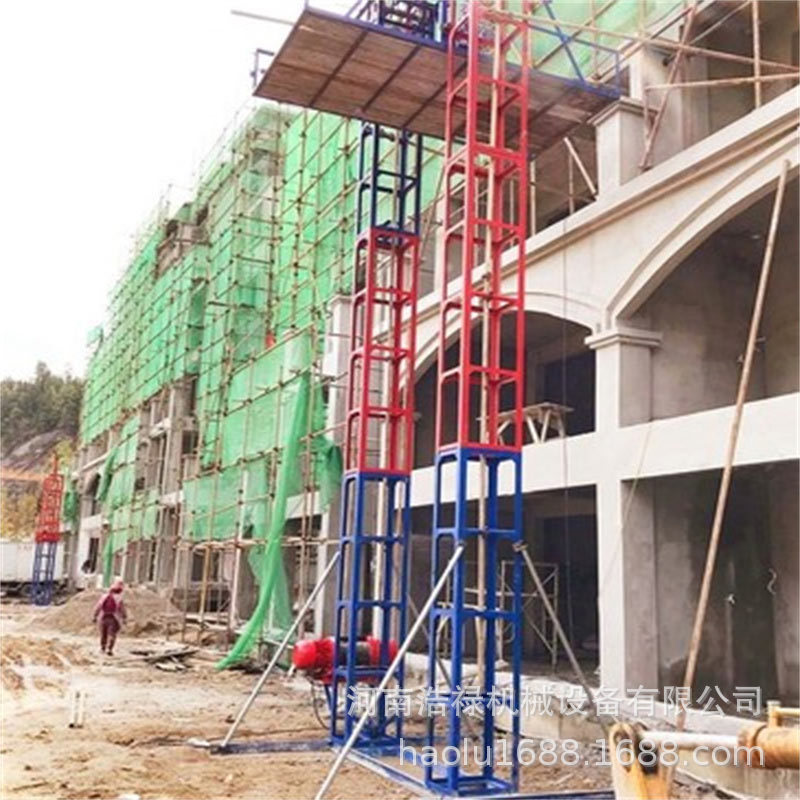 建筑卷扬机提升物料升降机楼层平台 两边立柱中间吊笼载货龙门架