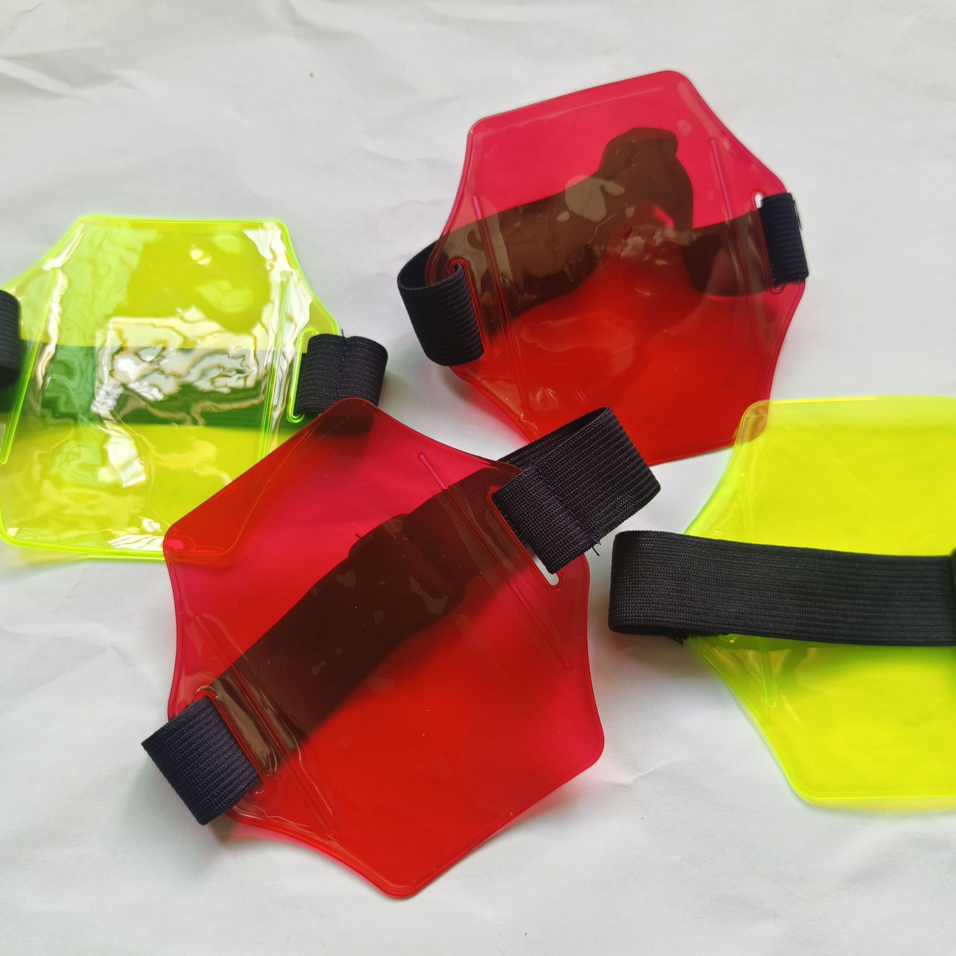 Mayorista bolso de brazo correa de tarjeta de identificación PVC cubierta transparente al aire libre cubierta de brazo protector de tarjeta de identificación protector de brazalete