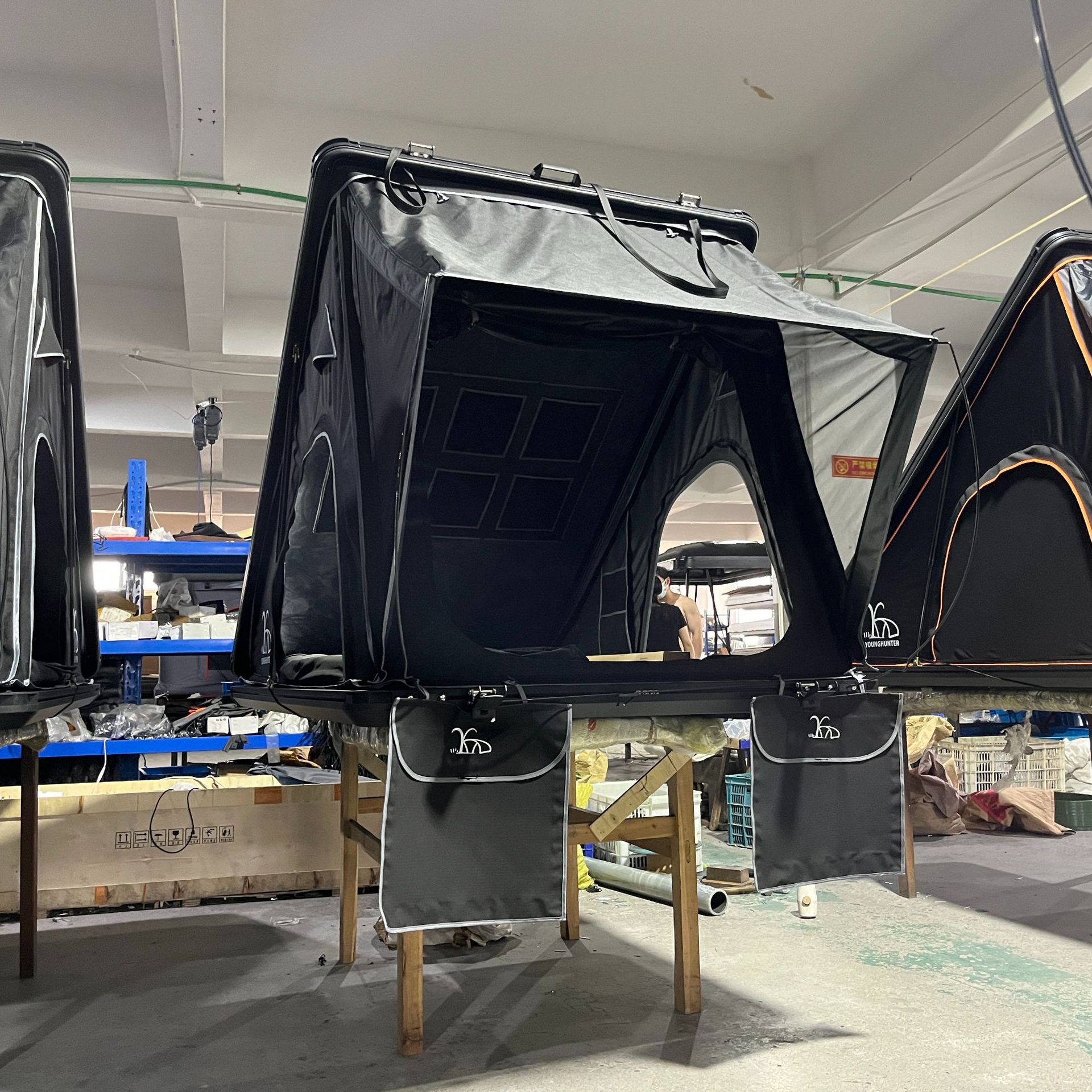 Carpa de techo triangular de aleación de aluminio sin construir carpa de techo duro de SUV de apertura rápida