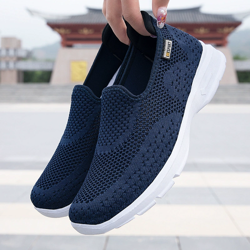 Мужская обувь Flying Woven Легкая дышащая повседневная обувь с мягкой подошвой, сверхлегкая Слипоны для среднего возраста, ленивая обувь, мужская обувь