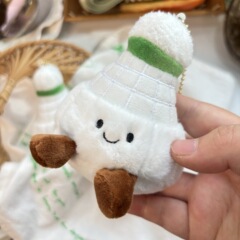 面白いボールシリーズのかわいい人形のぬいぐるみのバドミントンのスポーツのバドミントンのぬいぐるみinsのキーホルダーは掛けます。