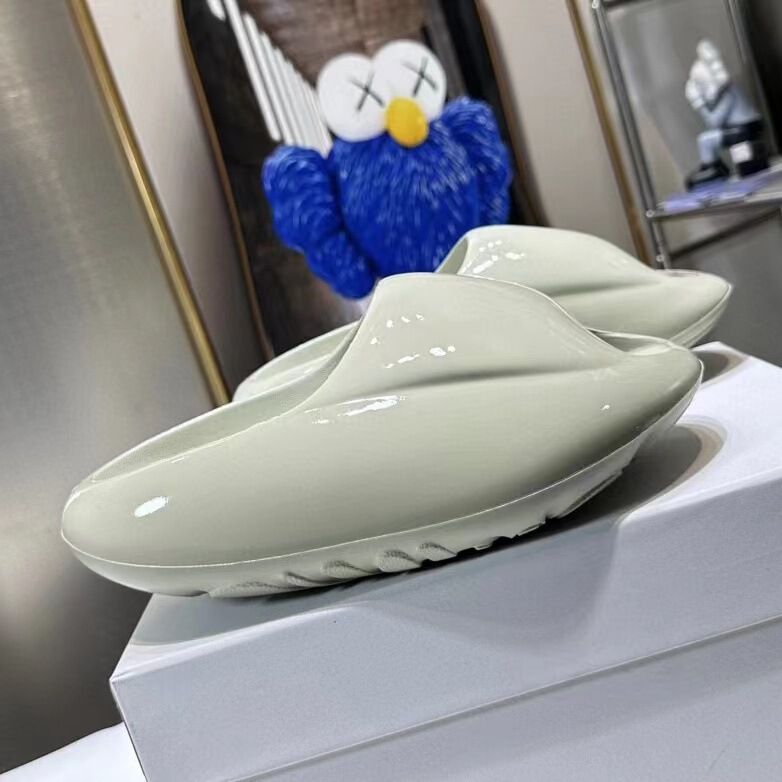 ノアの方舟の新型のスリッパ (クジラの炭素号) のファッションの潮流の小さい大衆のカップルの2層の厚い底のスリッパは糞感を踏んでいます。|undefined