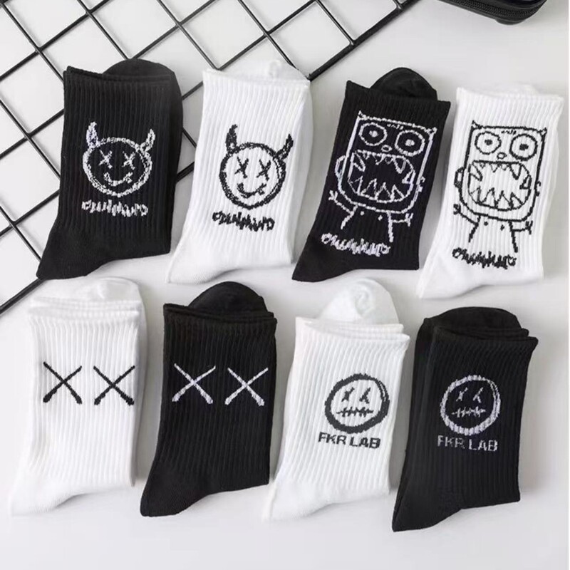 Cross-Border European and American Trendy Cartoon Socks for Men and Women, Couple Mid-Calf Socks, Korean Style, Fun and Quirky Ghost Face Design, College Style Sports Men's Socks