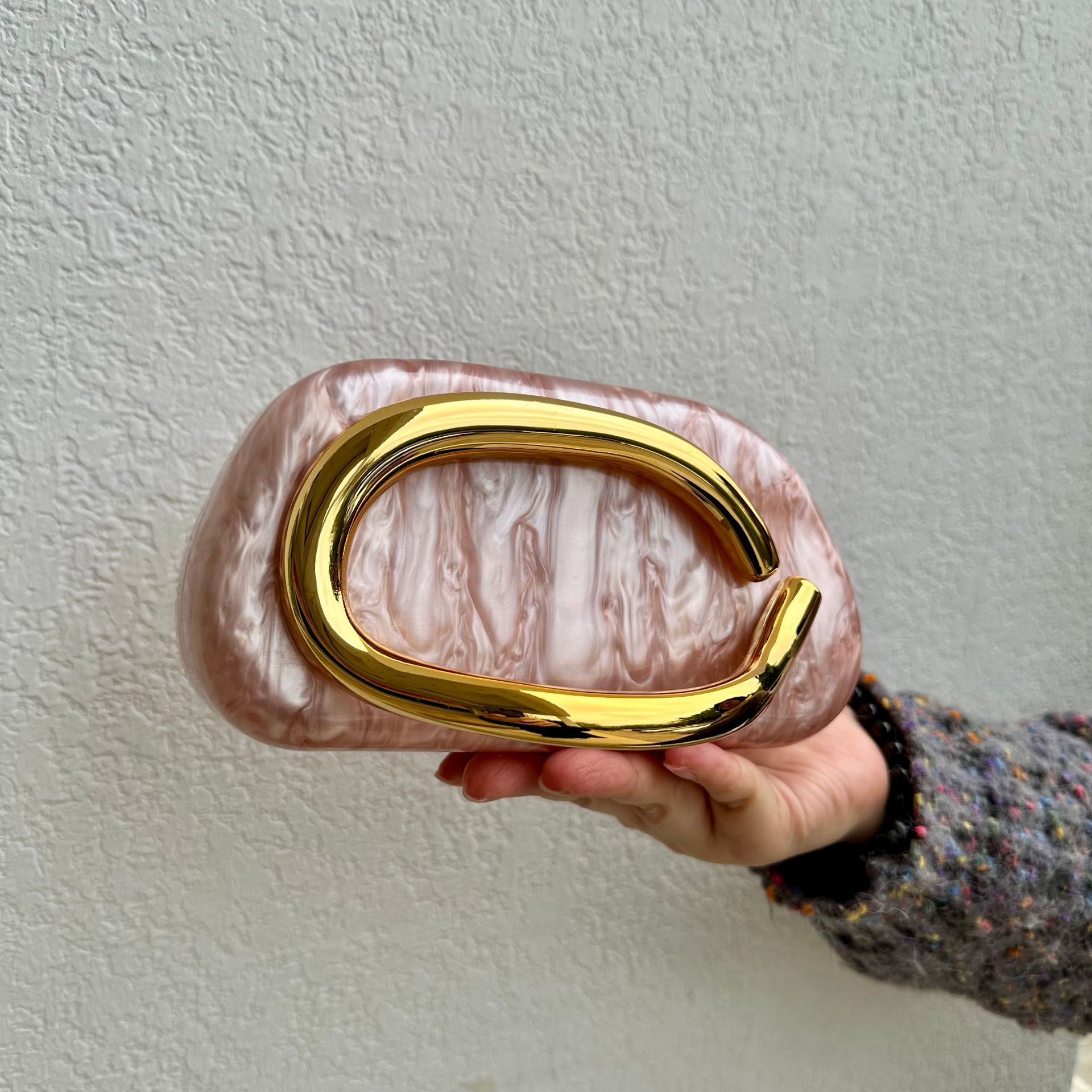 Pochette classique ronde style sac de soirée en acrylique rétro avec anse en métal, tendance européenne et américaine transfrontalière. Sac bandoulière bandoulière._voghion.com