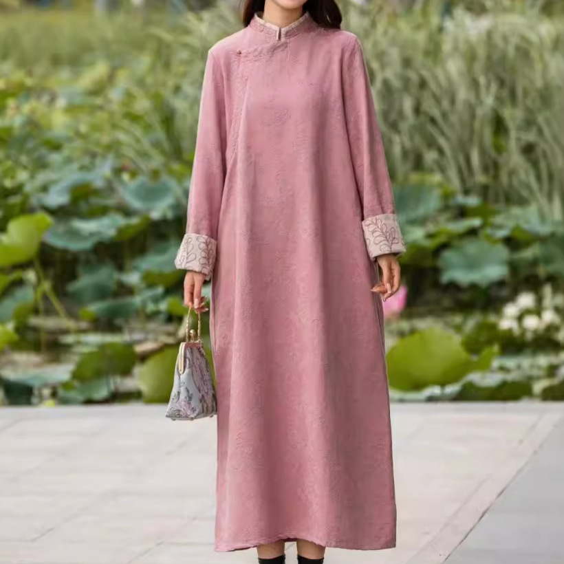 2025秋新款复古文艺棉麻提花连衣裙 宽松撞色刺绣立领旗袍长裙女