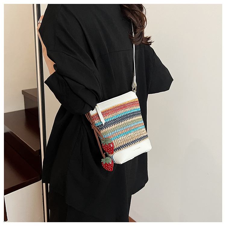 In the summer of 2025, there are new fashionable and fresh woven handbags, bucket bags, shoulder bags, underarm bags and women's bags undefined