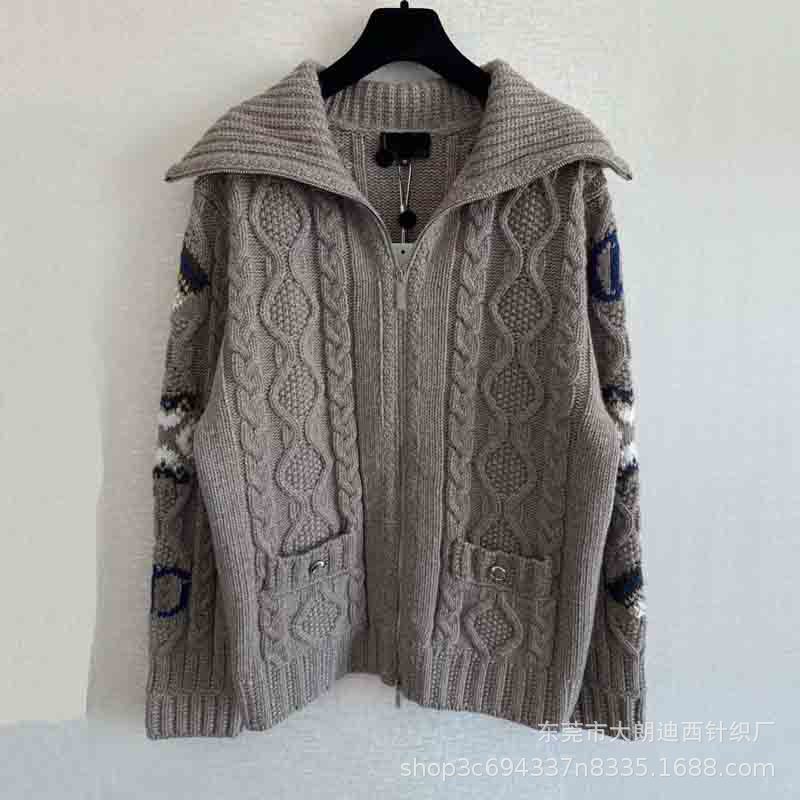 Ski Diamond Button Double Zipper Lapel Retro Sweater Jacket Classic Fashionable Age-Reducing Loose Slimming Look Versatile Top Ski Diamond Button Double Zipper Lapel Retro Sweater Jacket Classic Fashionable Age-Reducing Loose Slimming Look Versatile Top