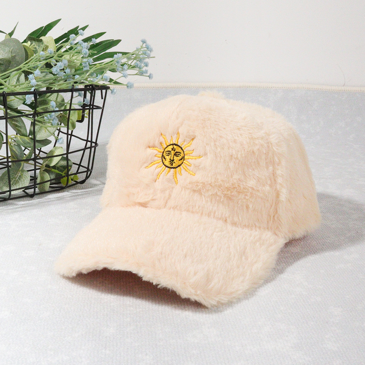 Unisex Plush baseball cap Sun embroidered duck hat Winter warm plush hat_voghion.com