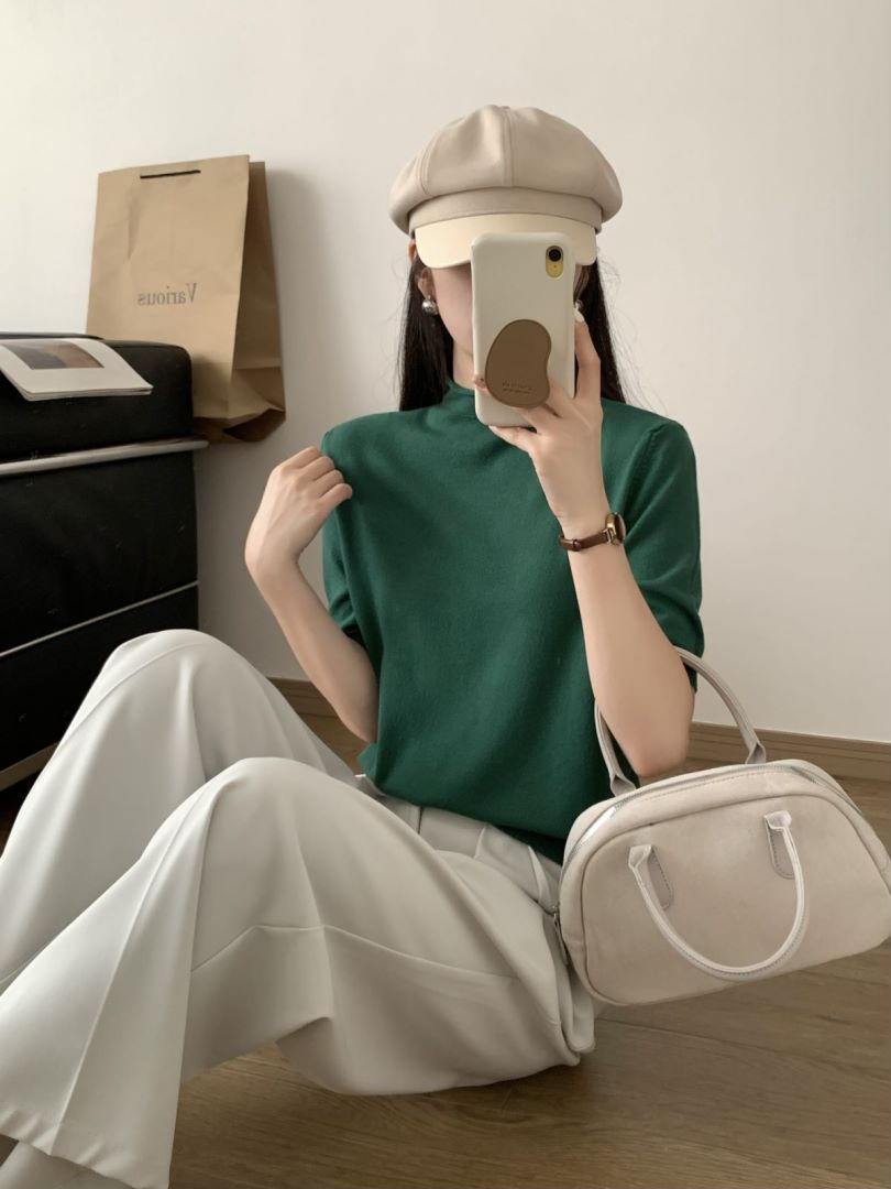 진한 녹색