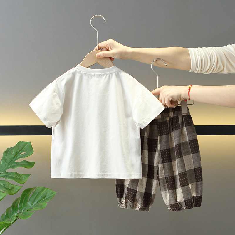 7911 Traje a cuadros de verano para niños 2025 nueva ropa de verano occidental para niños, traje de dos piezas de moda para bebés