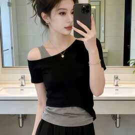 夏季穿搭假两件短袖t恤女装2026新款今年流行爆款设计感斜肩上衣