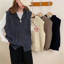 拉链连帽针织马甲女2024年秋冬新款宽松慵懒无袖背心毛衣坎肩外套
