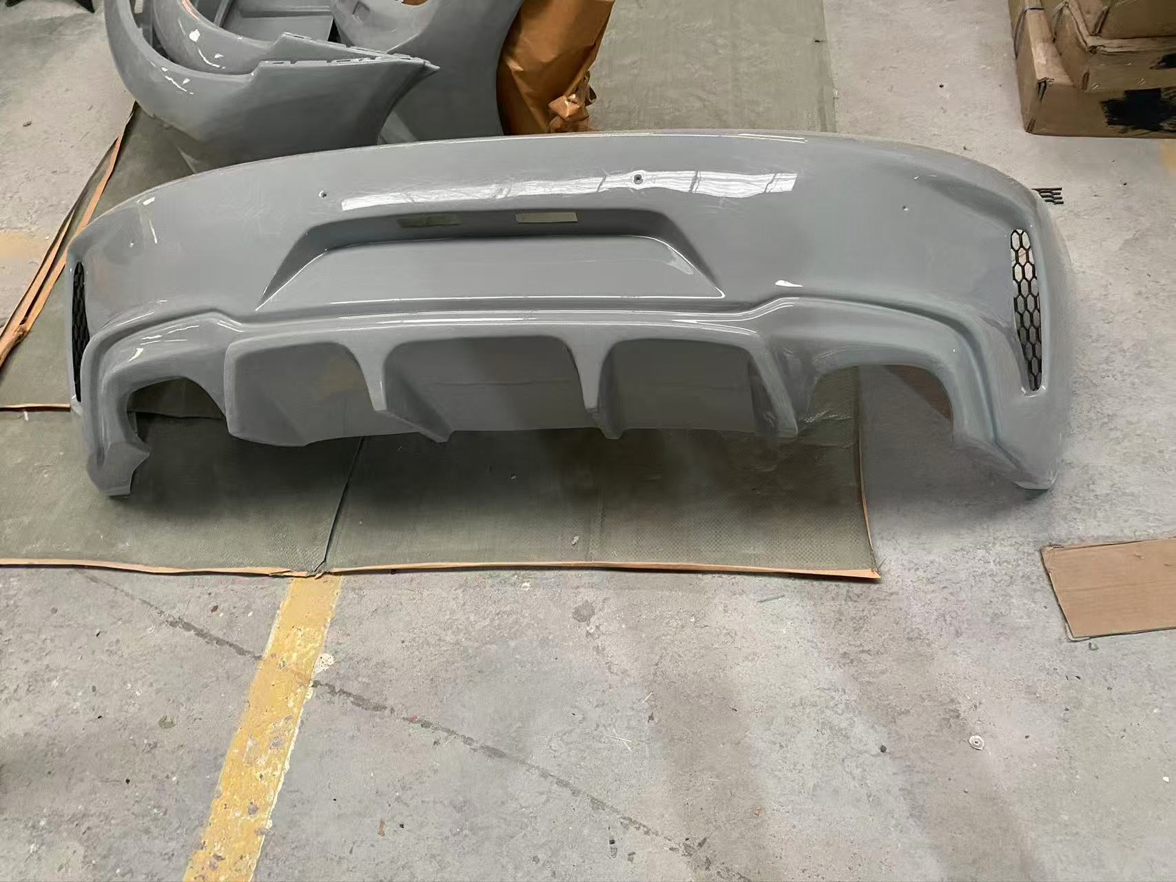 Suitable for 2009-2016 Bmw Z4E89 Modified to Thunder Edition M2C Front Bumper, Special Car-Specific Large Body Kit