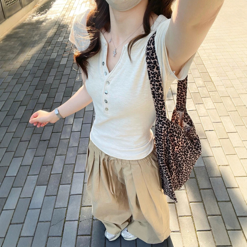 Korean-Style Henry Collar Short-Sleeve T-Shirt for Women, 2026 Summer New Slim-Fit High-End Design Top Korean-Style Henry Collar Short-Sleeve T-Shirt for Women, 2026 Summer New Slim-Fit High-End Design Top