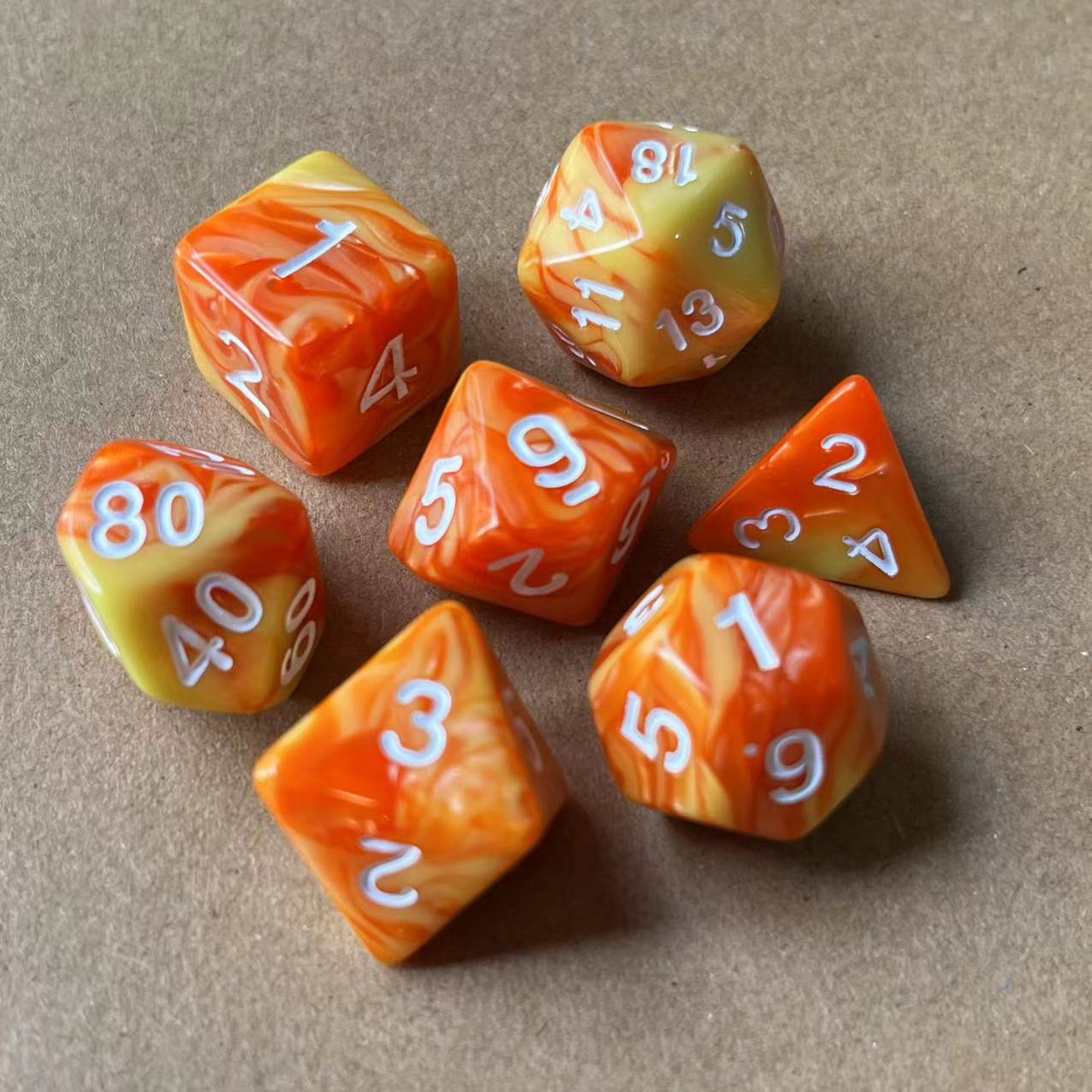 Juego de dados multicolores de dos colores, suministro transfronterizo, juego de 7 piezas, juego de tamiz digital, los dados de juego se pueden combinar