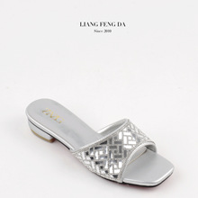 ���޳��ڕr�з��^ƽ����ЬŮ��¶ֺˮ�һ���ϵ͸����Ϲ��S���l