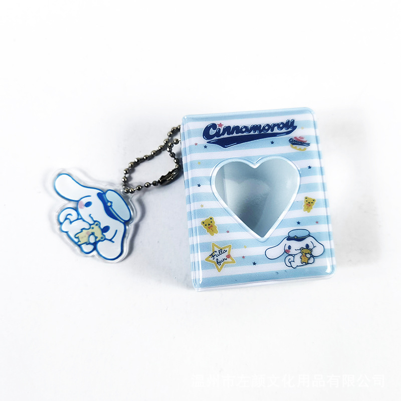 아크릴 펜던트가 달린 파란색과 흰색 큰 귀 개