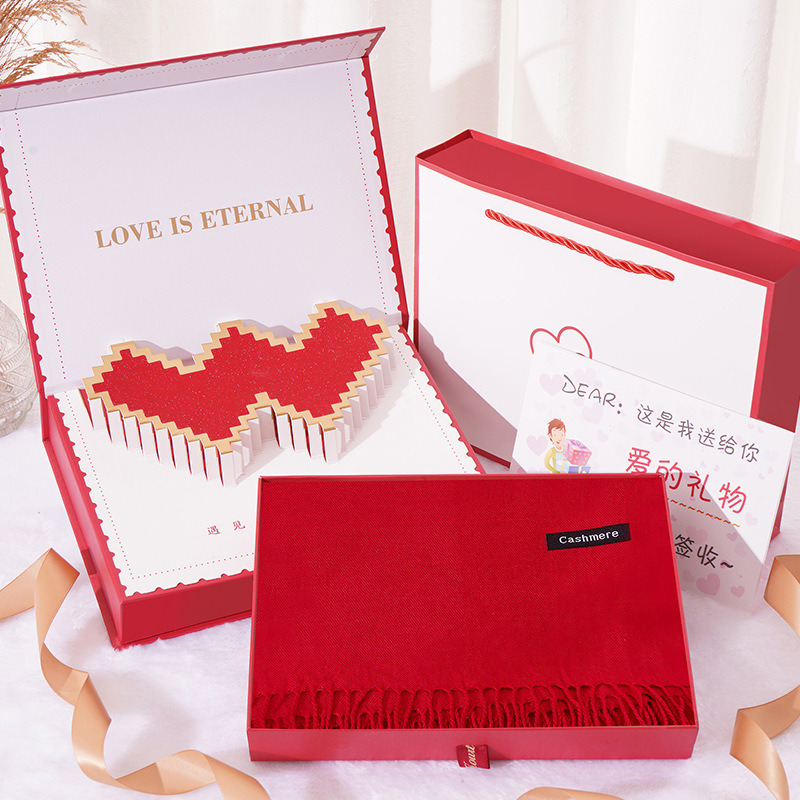 Heart-moving gift box + red scarf
