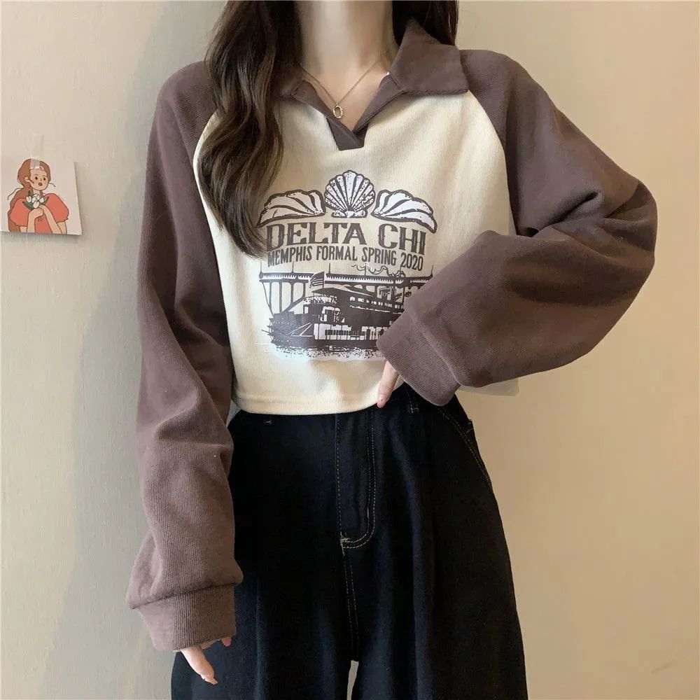 Short sweatshirt