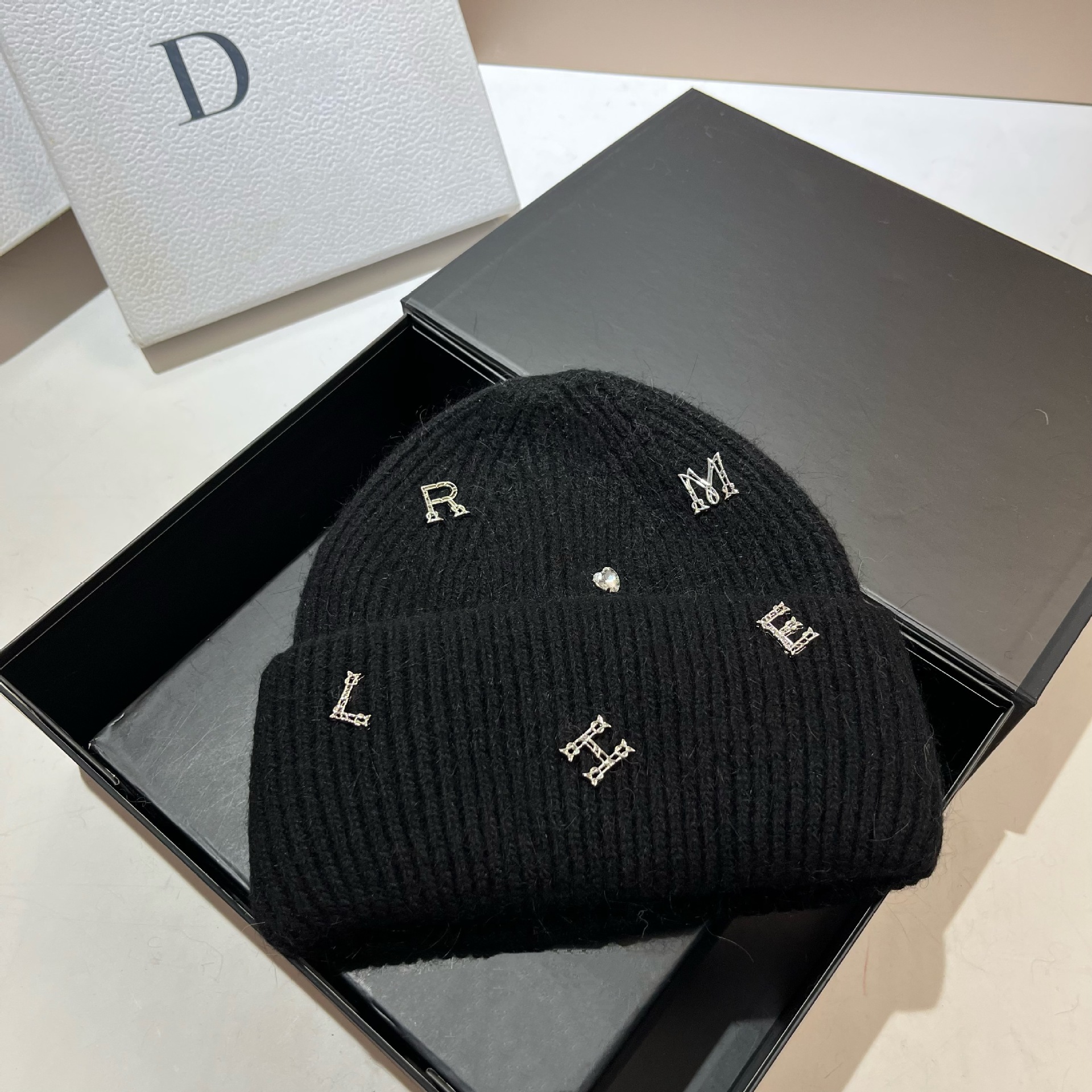 [Rabbit Hair] Winter Nordic enlarged and elongated double folded face small knitted Korean version letter warm ear_voghion.com