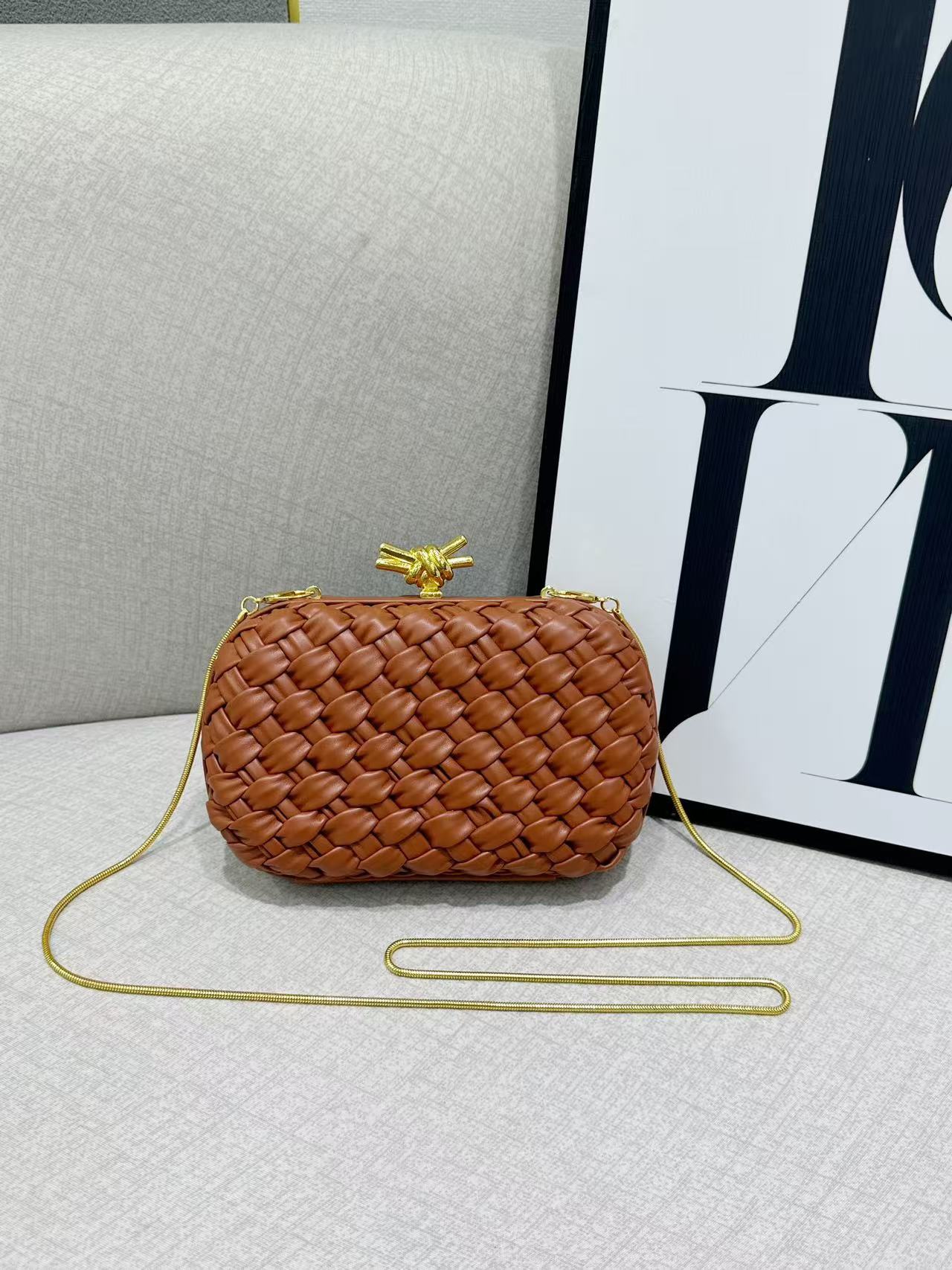 브라운(주름 직조 기술)