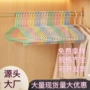 防滑社区无痕成人晾衣架