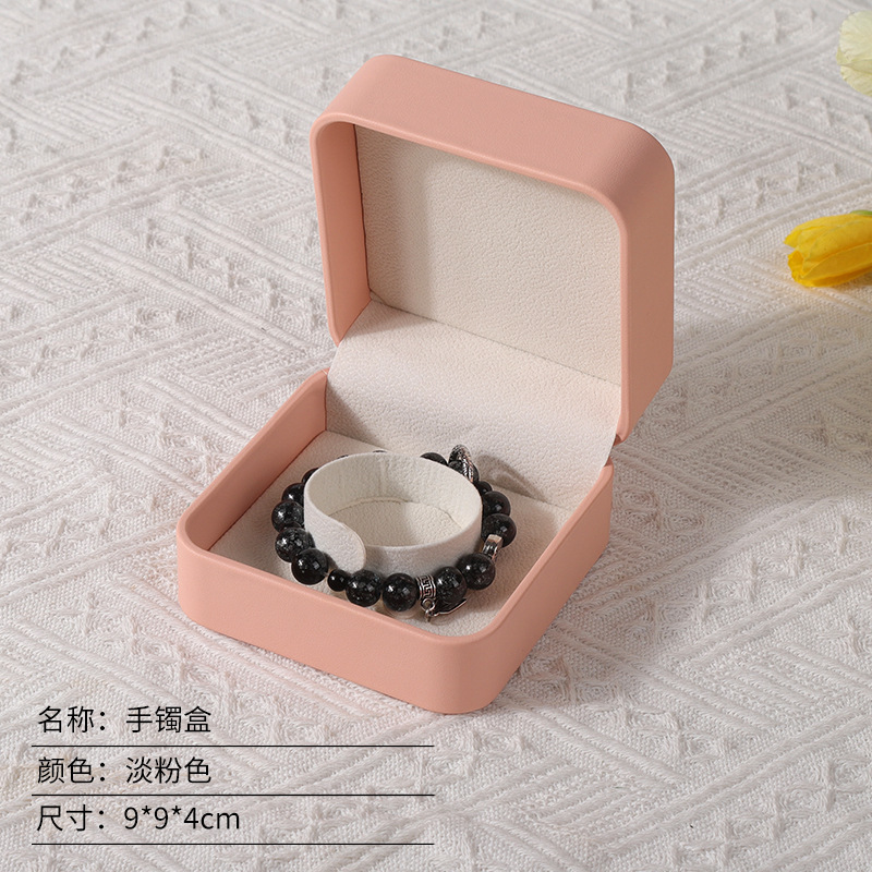 Caja de joyería rosa de alta calidad de cuero pu caja de embalaje de marca de joyería logotipo colgante pulsera collar caja de anillo