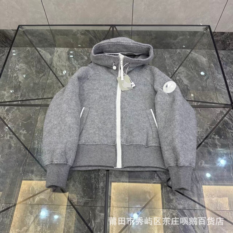 Cross-border high-quality Chilliwack hooded fleece sweatshirt, a long-sleeved bomber jacket Cross-border high-quality Chilliwack hooded fleece sweatshirt, a long-sleeved bomber jacket