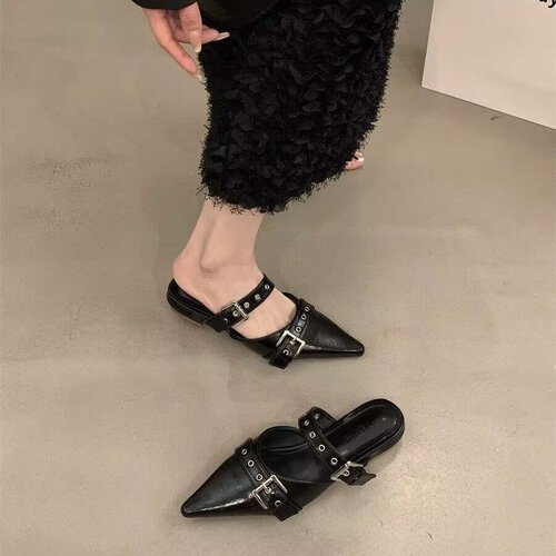 Chunky-heel, closed-toe half-slippers for women—2025 summer outdoor wear, featuring a retro pointed design with a leather strap and buckle, exuding elegant charm.