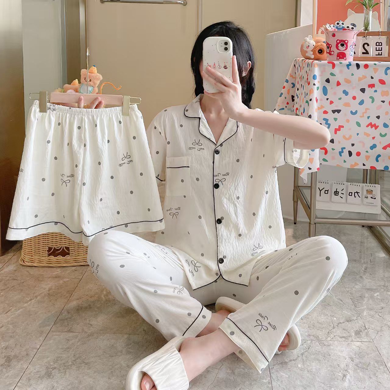 Empaquetado fuera de una sola nube pijamas de algodón de tres piezas para mujer verano dulce pantalones cortos de manga corta ropa de dibujos animados para el hogar