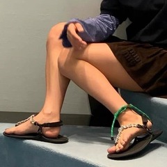 牛皮版～設計感夾趾水鑽仙女涼鞋女夏新款圓頭人字拖沙灘羅馬鞋